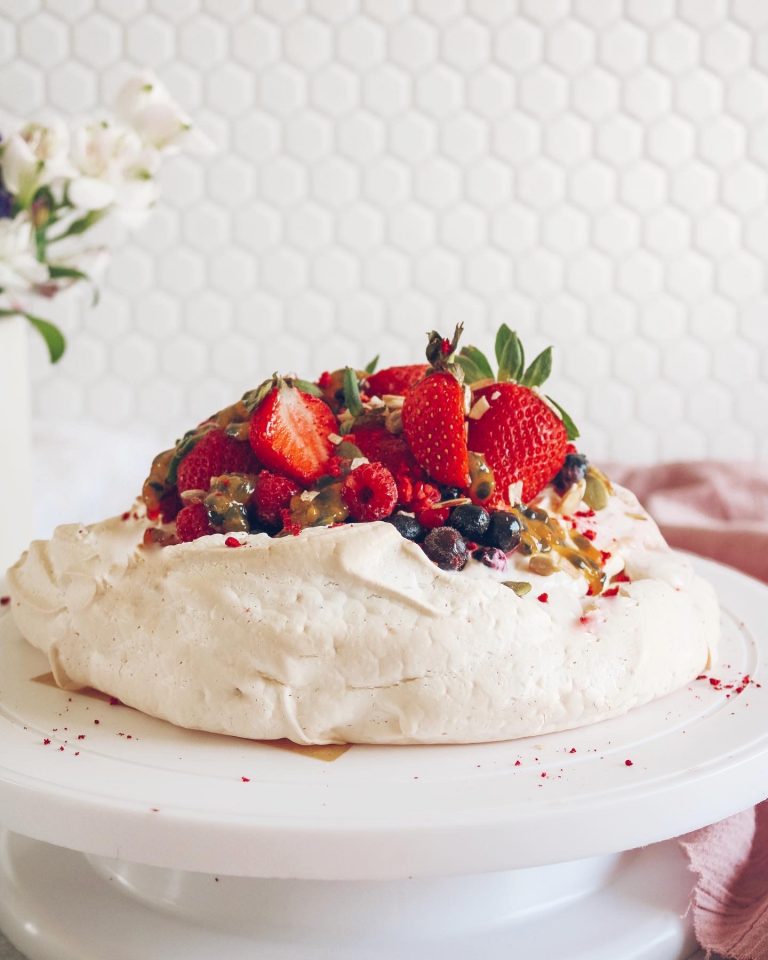 pavlova with strawberry & pistachio breakfast mix sprinkle